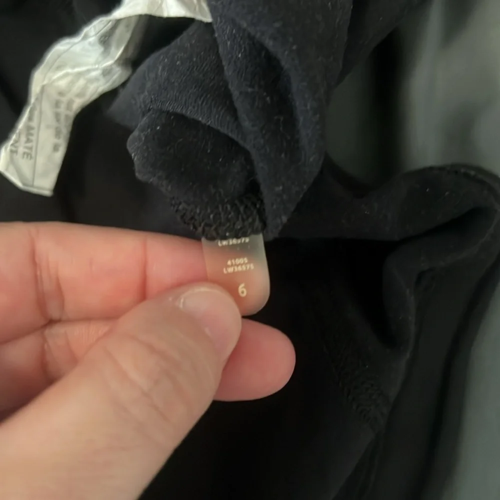 Lululemon Run Ice Queen Long Sleeve Black Size 6